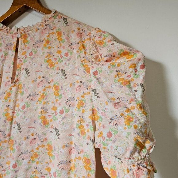 EUC LOFT DAINTY FLORAL MOCK NECK RUFFLED HALF SLEEVES TOP SIZE M - Picture 9 of 15